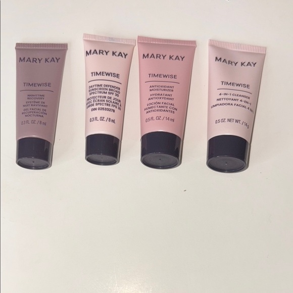 Mary Kay Miracle on the go Set - Picture 4 of 6